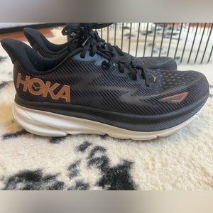 Hoka Clifton 9